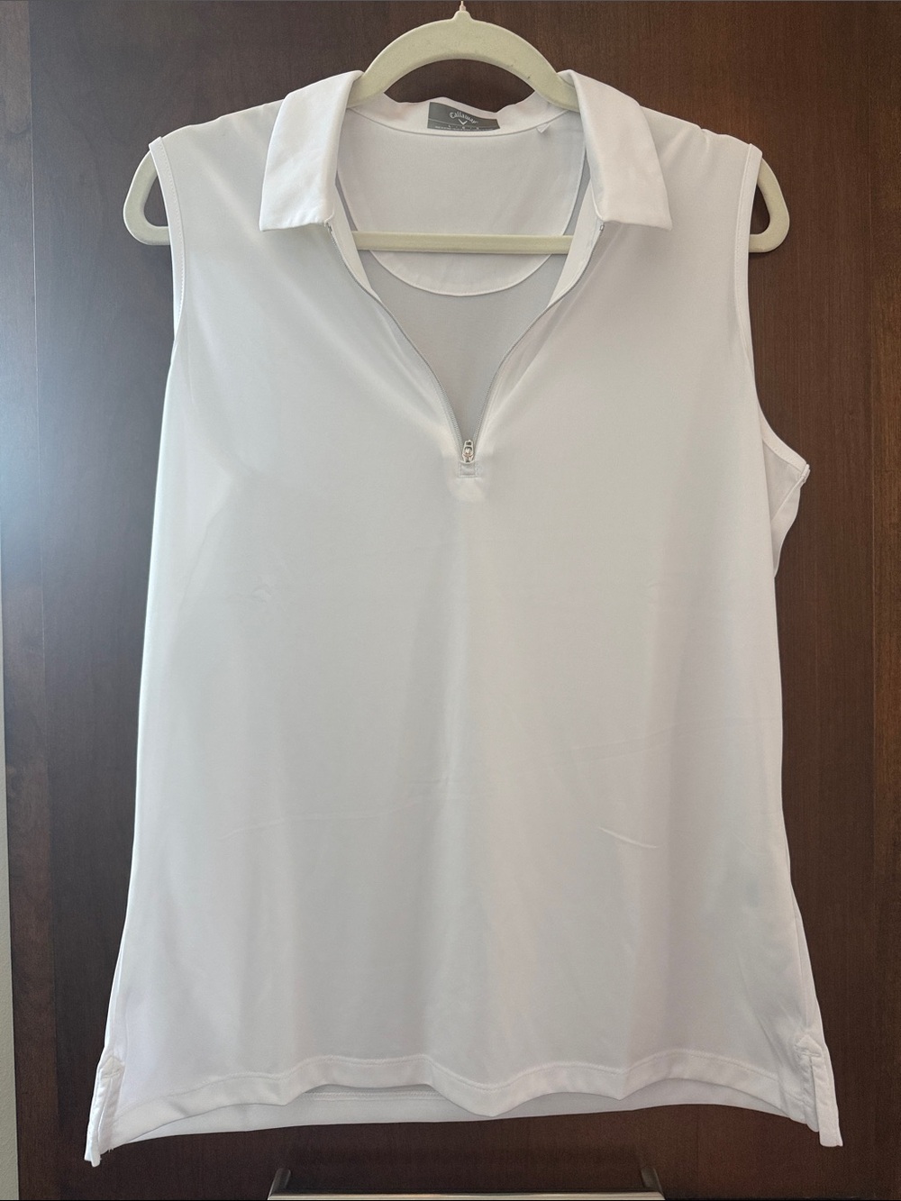 NWOT Calloway Sleeveless White Polo Zip-Front Top